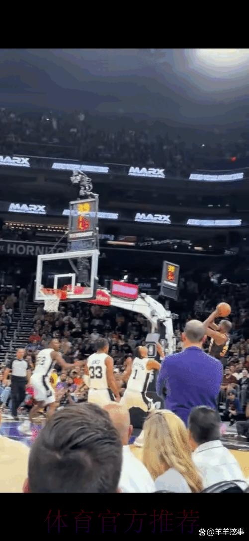 依旧无解!杜兰特反击后仰跳投打成2+1 依旧无解!杜兰特反击后仰跳投打成2+1